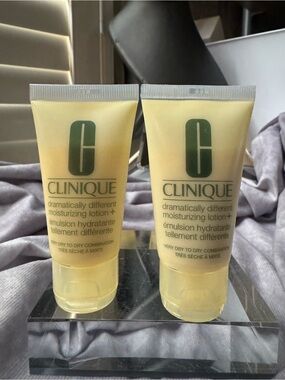 Clinique Dramatically Different Moisturizing Lotion+ set of 2. 1 floz 30 ml